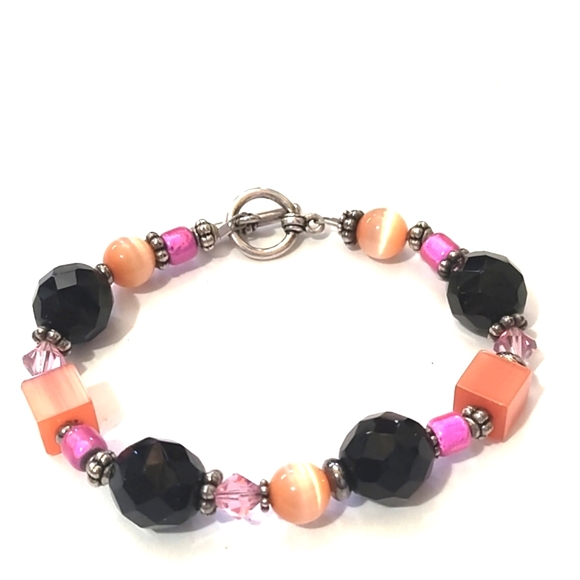 VINTAGE MULTICOLORED ROUND AND SQUARE GLASS BEADED TOGGLE 7.5" BRACELET - Picture 4 of 9